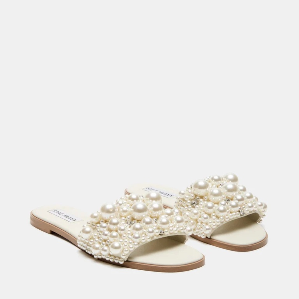 Steve Madden Knicky Slide Sandals in Ivory Pearl